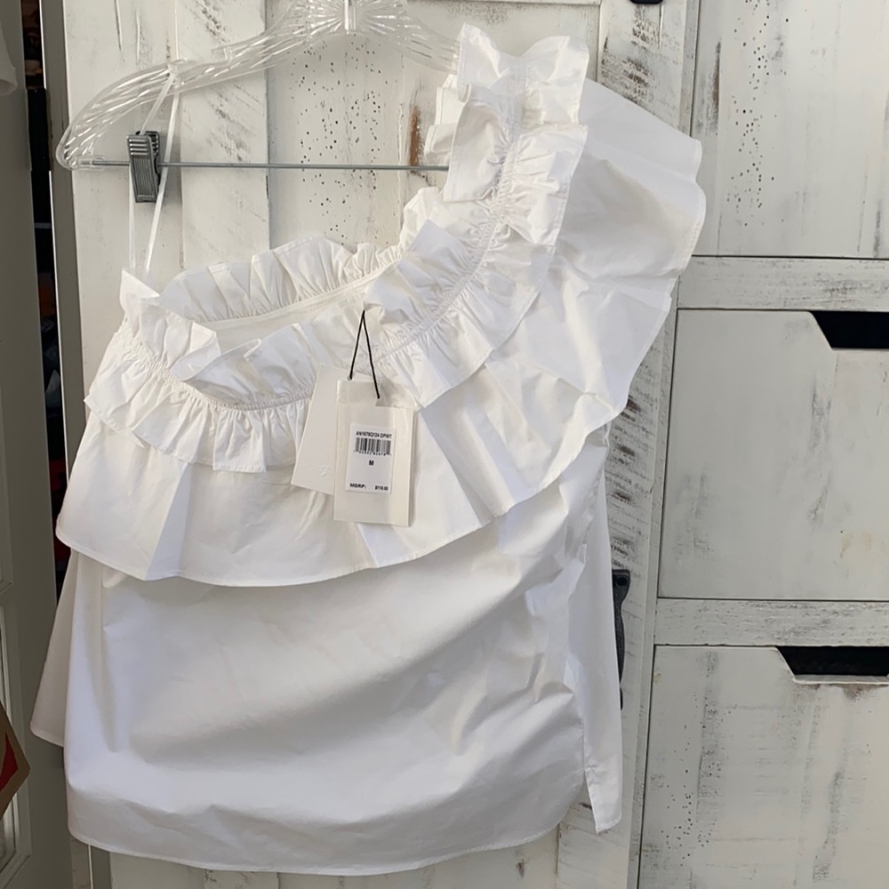 One should beautiful top
